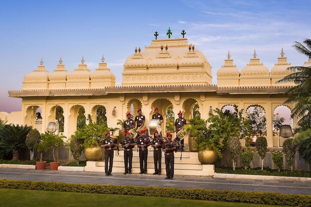 Shiv Niwas Palace By Hrh Group Of Hotels Удайпур Екстериор снимка