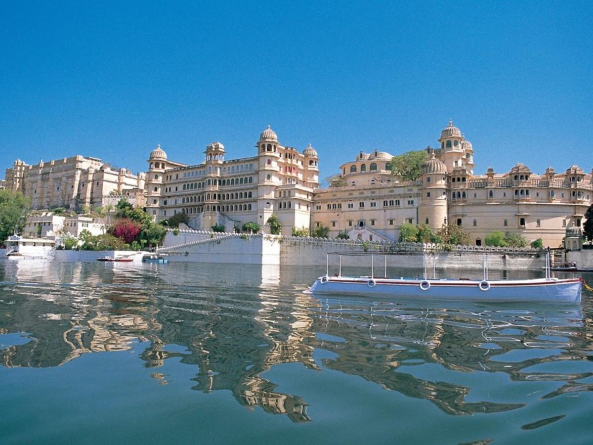 Shiv Niwas Palace By Hrh Group Of Hotels Удайпур Екстериор снимка