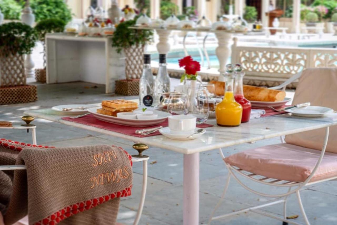 Shiv Niwas Palace By Hrh Group Of Hotels Удайпур Екстериор снимка