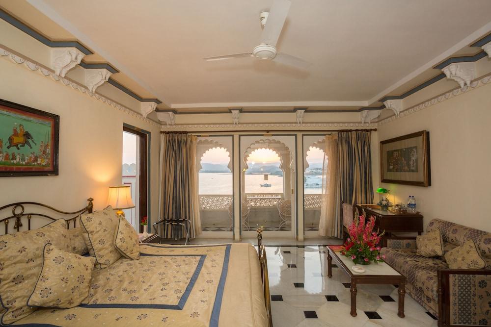 Shiv Niwas Palace By Hrh Group Of Hotels Удайпур Екстериор снимка