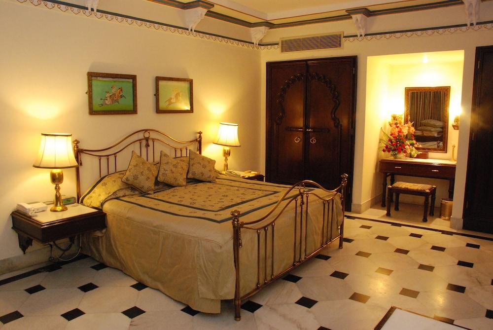 Shiv Niwas Palace By Hrh Group Of Hotels Удайпур Екстериор снимка