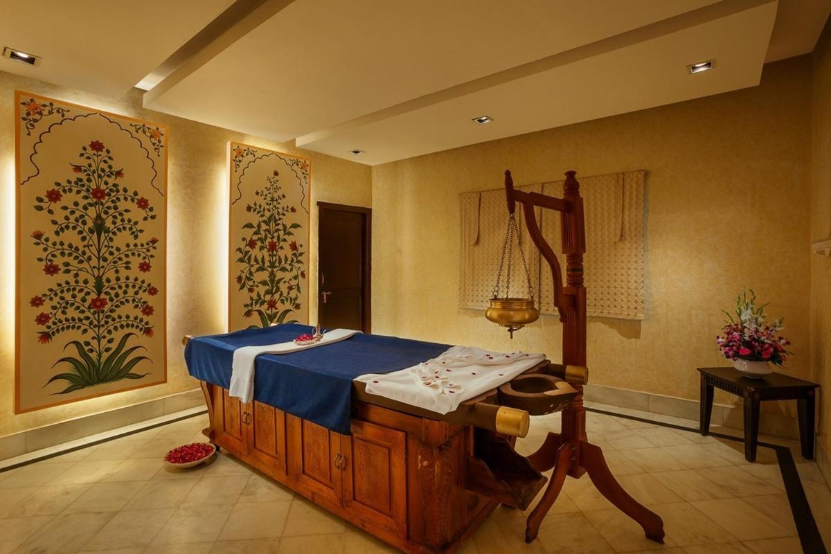 Shiv Niwas Palace By Hrh Group Of Hotels Удайпур Екстериор снимка